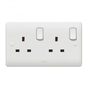 Switched Socket 13A Double Synergy Legrand