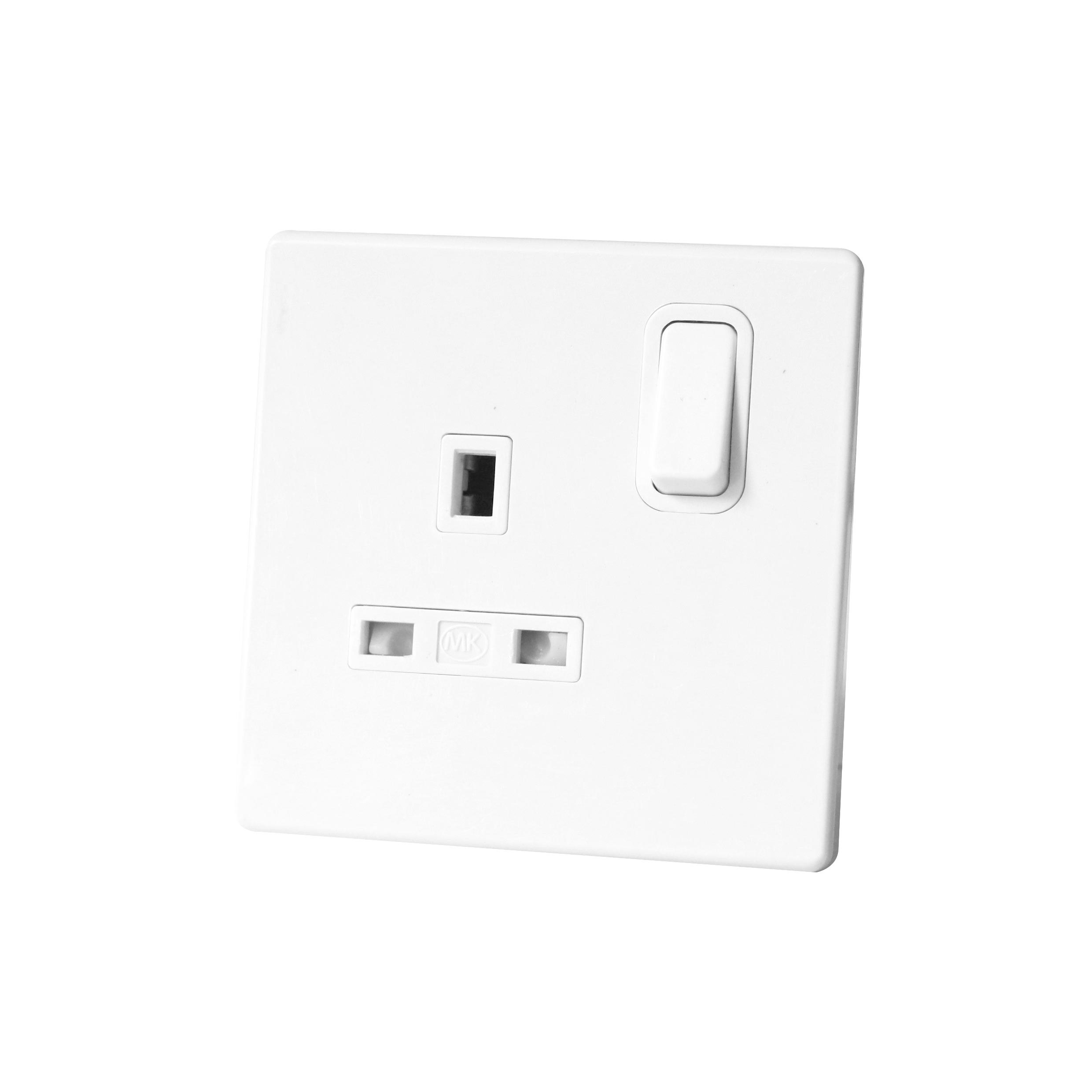 Switched Socket 13A 1Gang MK Honeywell Avant White