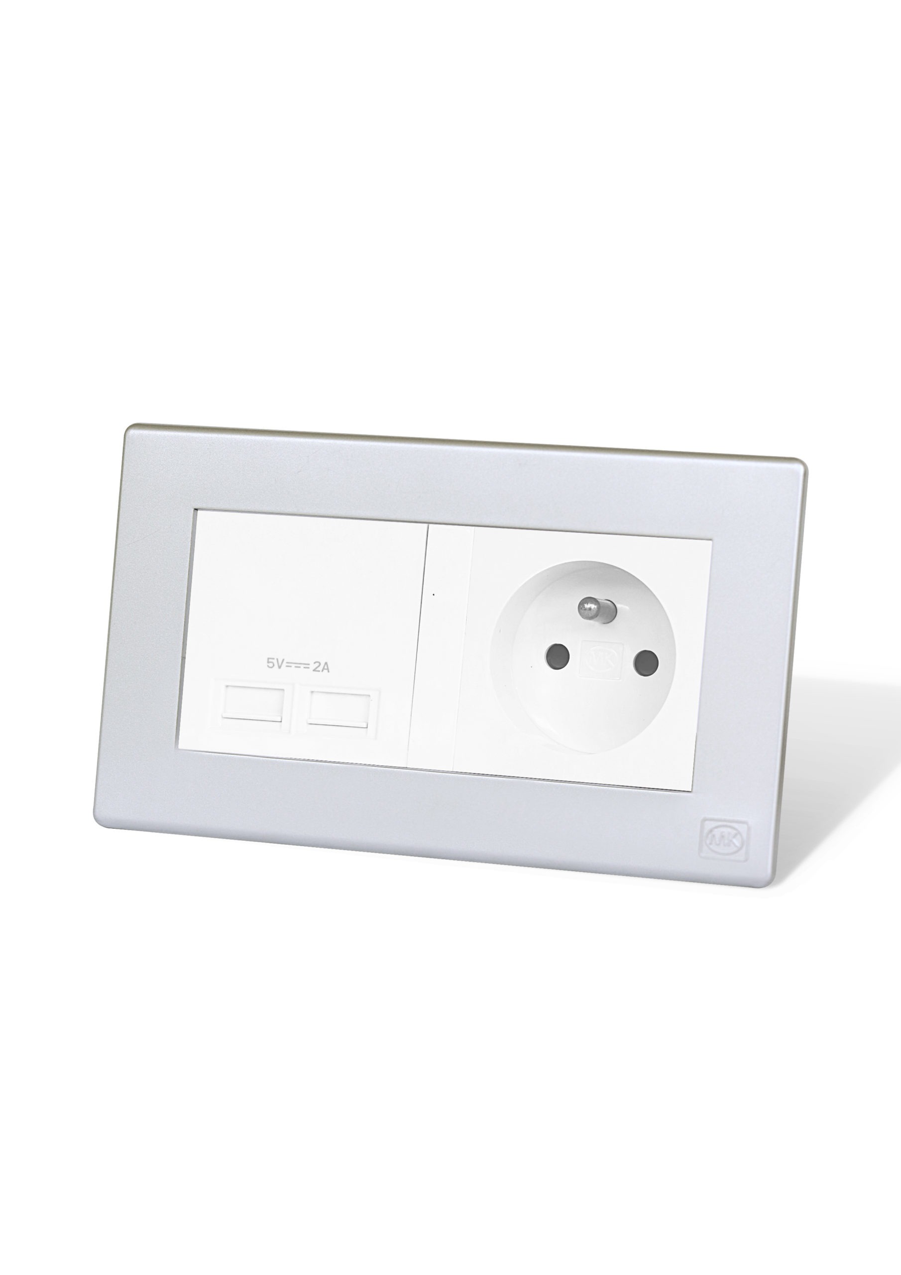 French Socket 2P+E 16A + USB Dual Socket 5V 2A MK Honeywell Avant Titanium