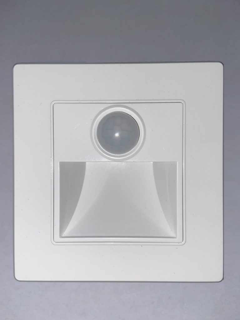 step-light-with-sensor-square-new-scaled-1