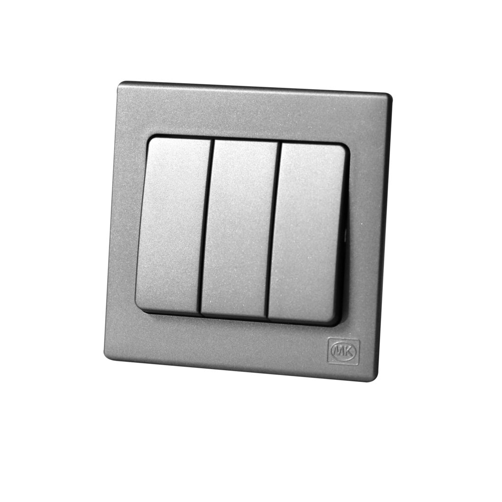 switch-3-gang-charcoal-avant
