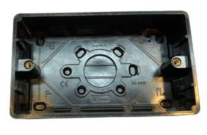 Black Surface Mounted Box 6×3 35mm YAKI – Ref : 6410BL